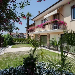  Apartment Maxikris